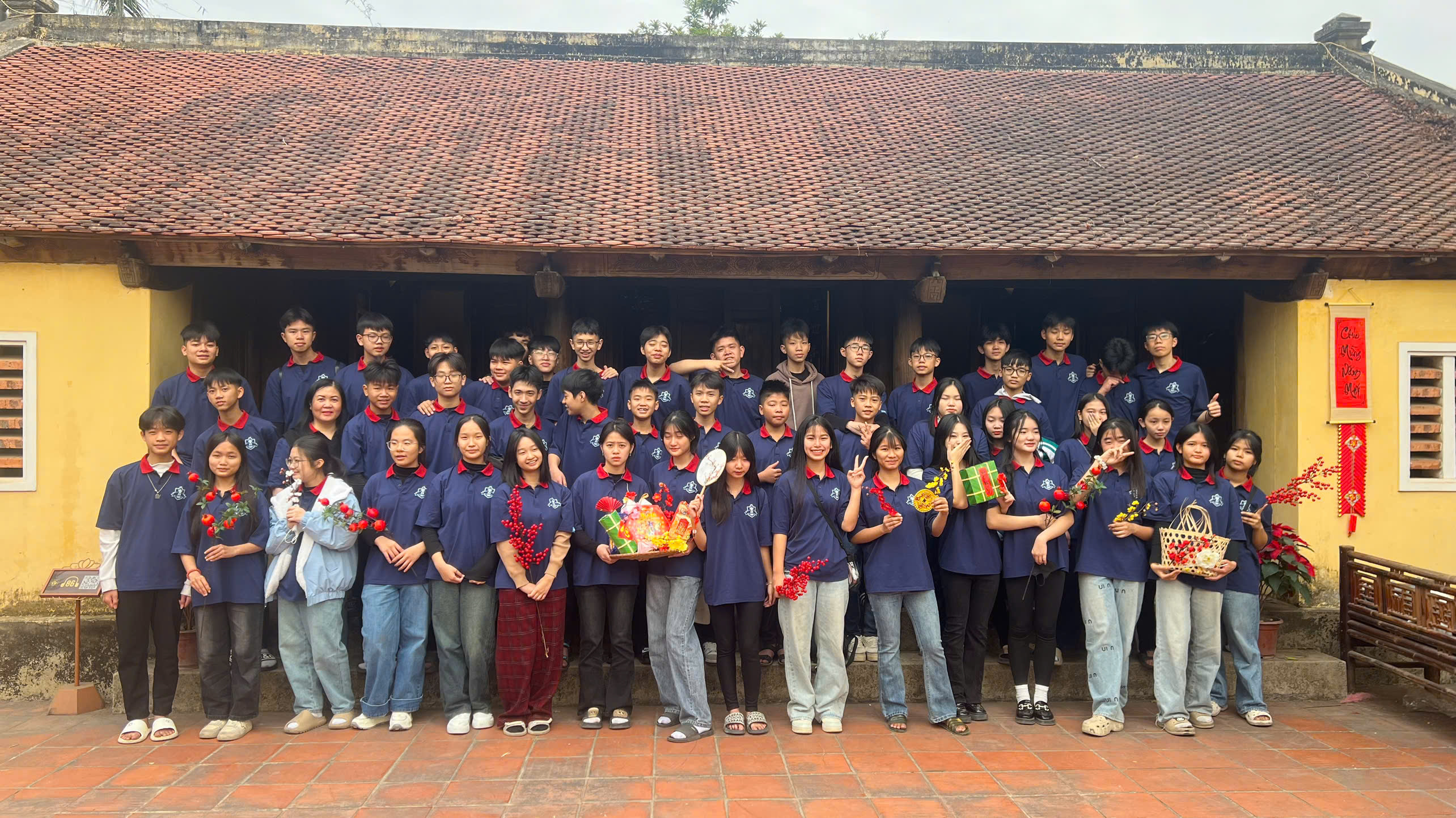 Ngày 16/01/2025, thầy và trò trường THCS Như Quỳnh tham gia học tập trải nghiệm tại bản làng Thái Hải