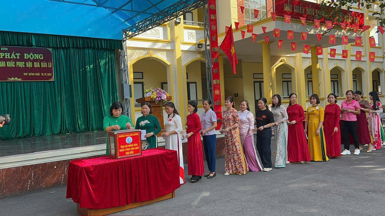 TRƯỜNG THCS NHƯ QUỲNH PHÁT ĐỘNG ỦNG HỘ ĐỒNG BÀO KHẮC PHỤC HẬU QUẢ BÃO LŨ