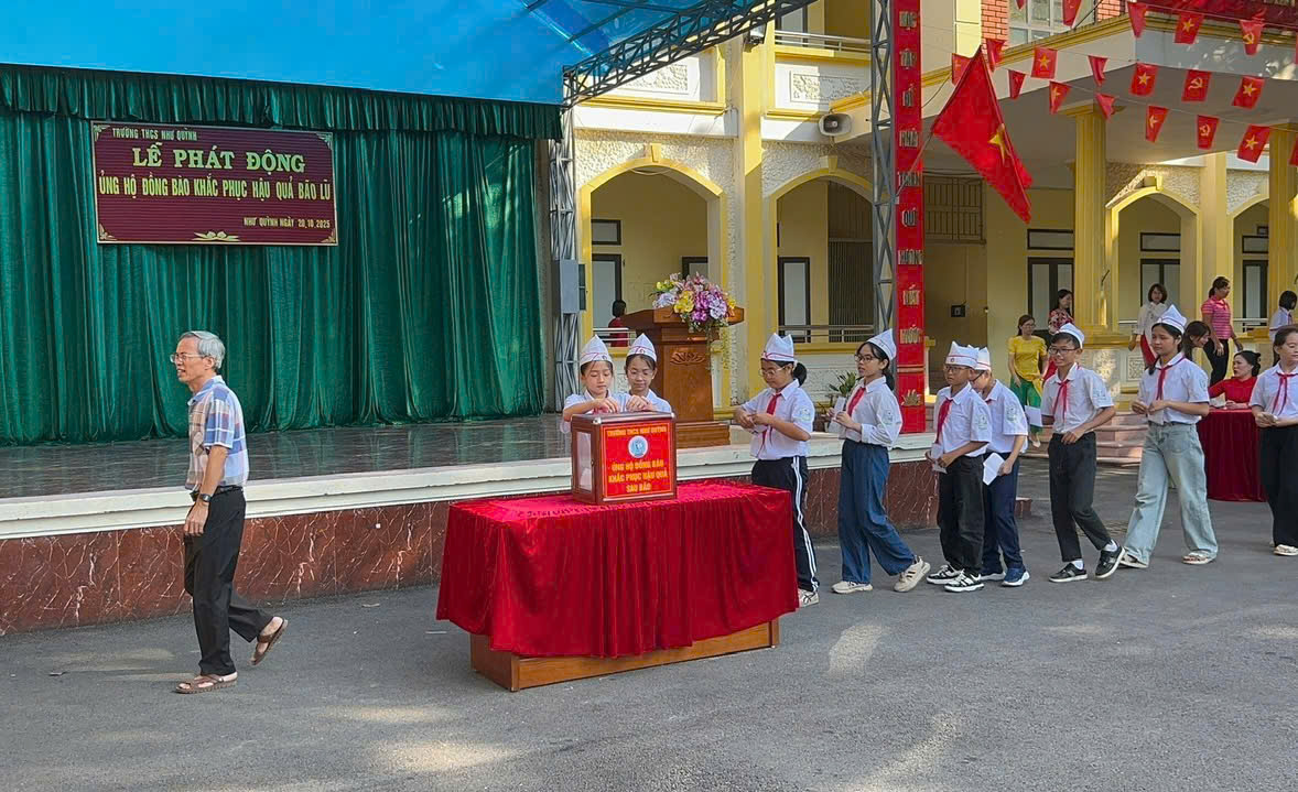 TRƯỜNG THCS NHƯ QUỲNH PHÁT ĐỘNG ỦNG HỘ ĐỒNG BÀO KHẮC PHỤC HẬU QUẢ BÃO LŨ