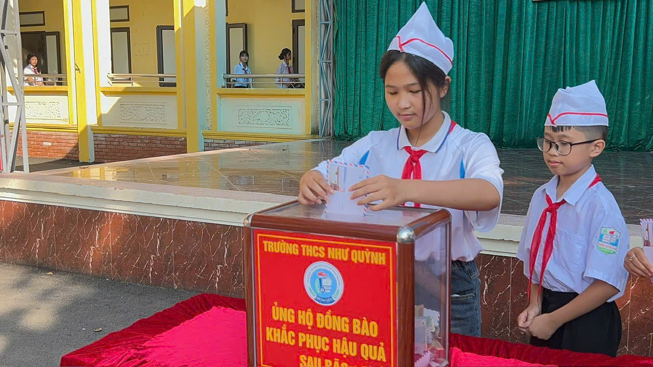 TRƯỜNG THCS NHƯ QUỲNH PHÁT ĐỘNG ỦNG HỘ ĐỒNG BÀO KHẮC PHỤC HẬU QUẢ BÃO LŨ