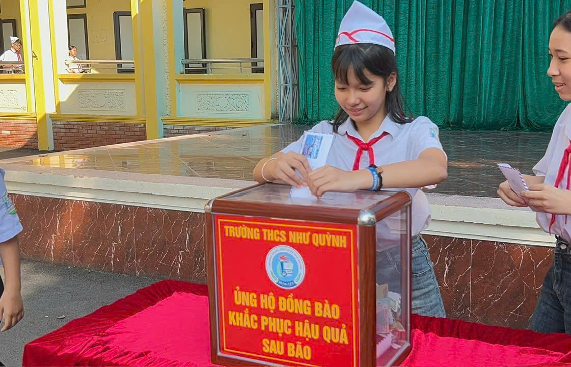 TRƯỜNG THCS NHƯ QUỲNH PHÁT ĐỘNG ỦNG HỘ ĐỒNG BÀO KHẮC PHỤC HẬU QUẢ BÃO LŨ