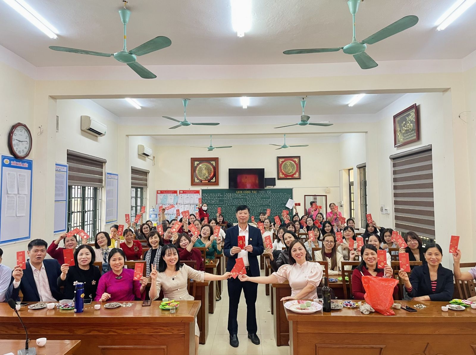 <a href='https://c2nhuquynh.hungyen.edu.vn/tin-tuc/khai-xuan-ron-rang-gan-ket-yeu-thuong.html'>🌸🎉 KHAI XUÂN RỘN RÀNG – GẮN KẾT YÊU THƯƠNG 🎉🌸</a>